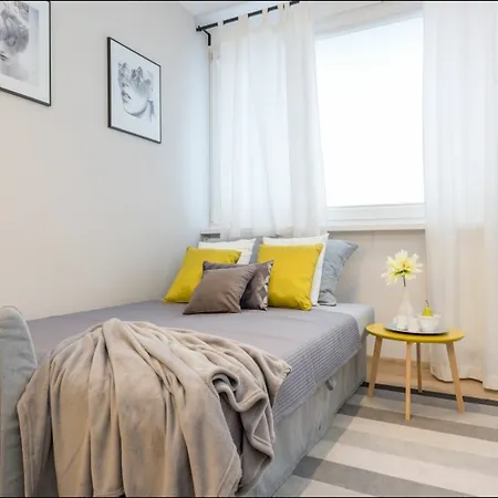 P&O Apartments Metro Wierzbno Warsaw
